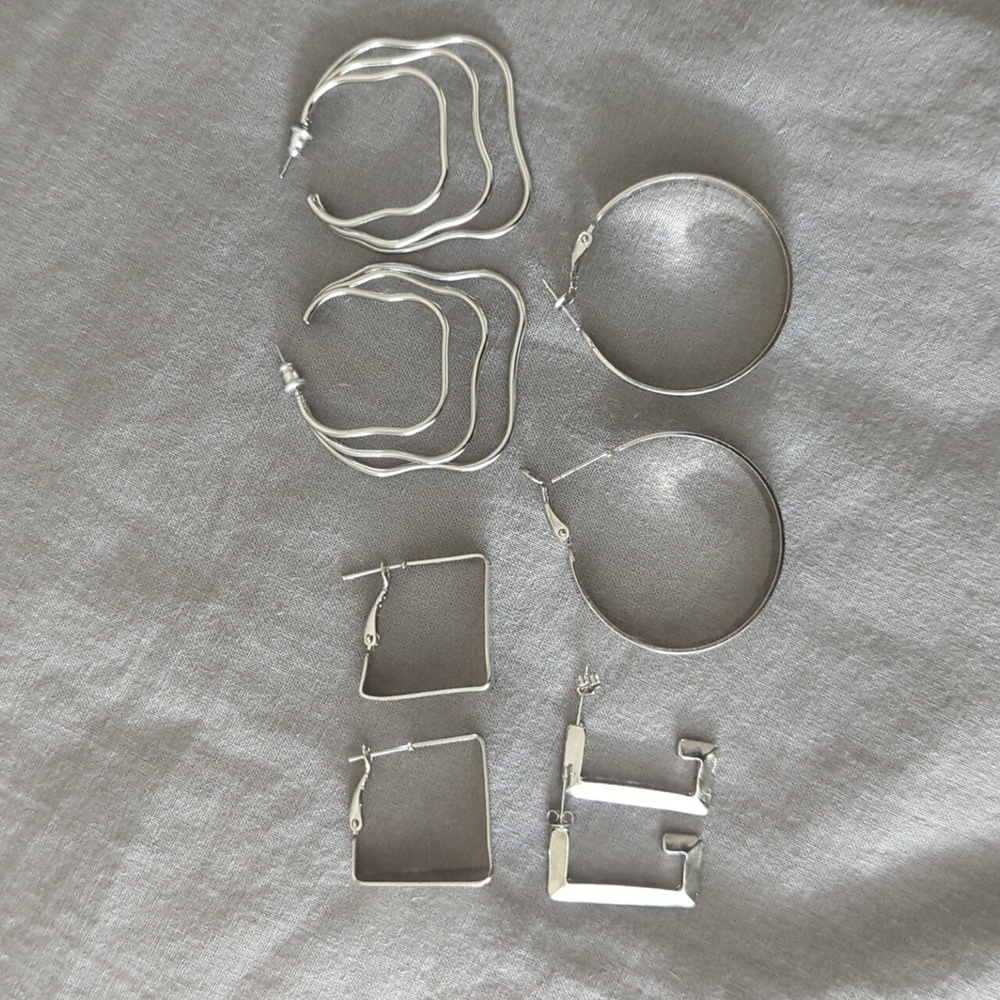 4 pairs of Forever 21 earrings NWOT